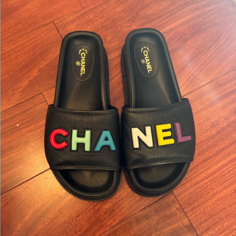 CHANEL Black Slides with Multicolor Logo